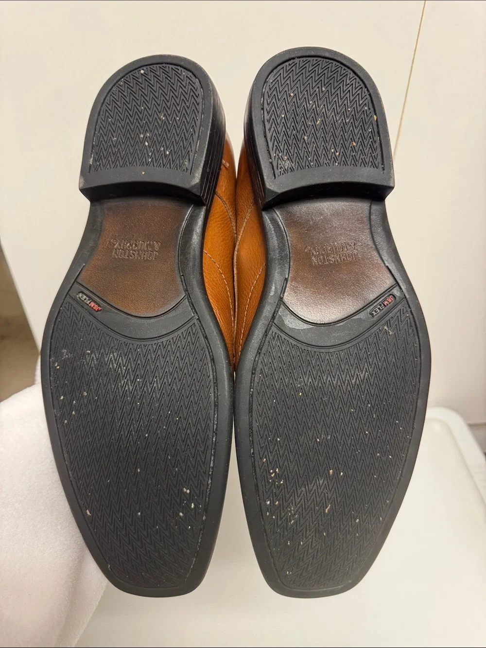 Johnston & Murphy Tilden Lace-Up Tan/Brown Leather Derby Dress Shoes